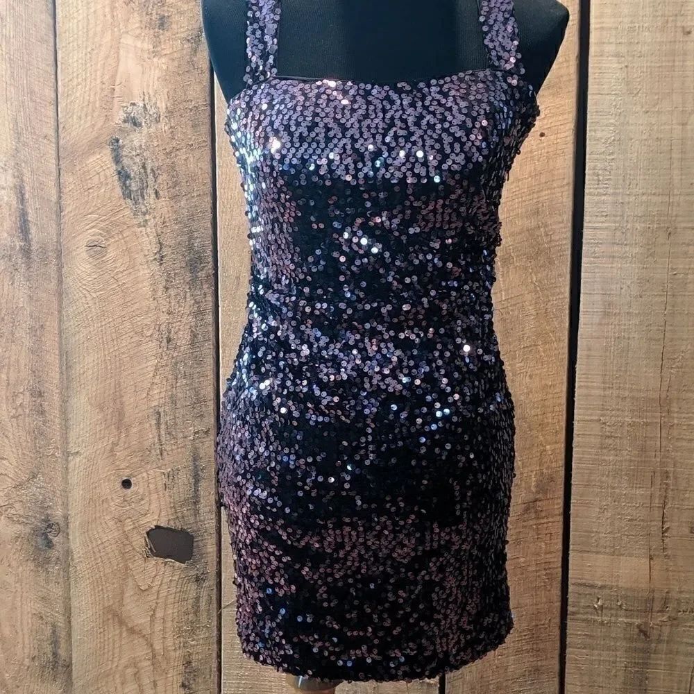 Hailey Logan by Adrianna Papell sequin prom dress